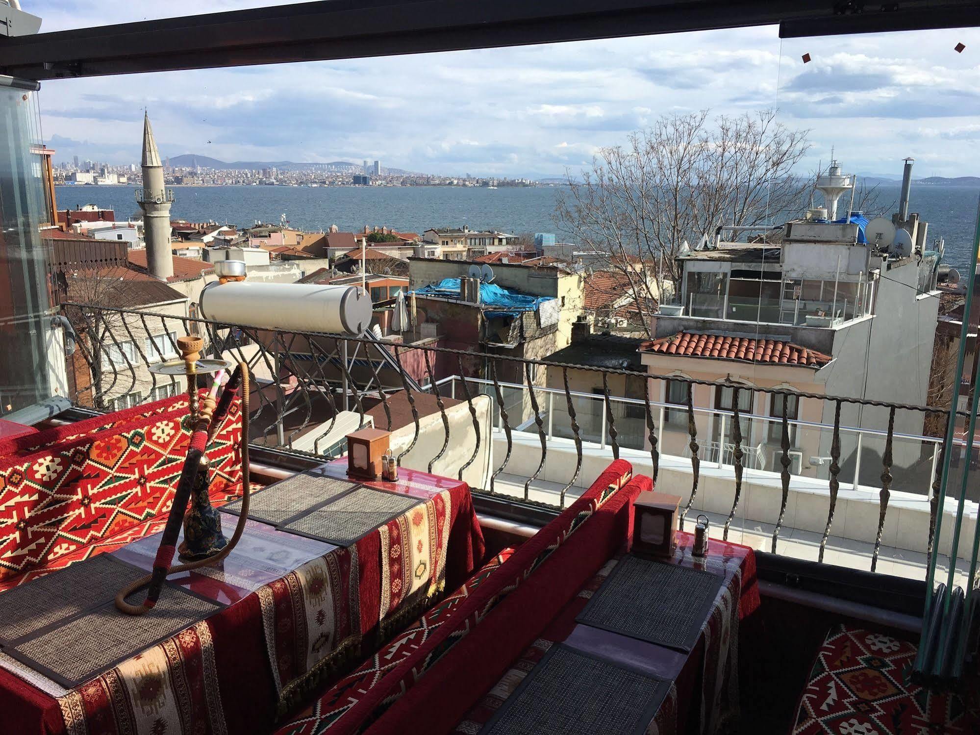 Stanpoli Hostel Istanbul Exterior photo